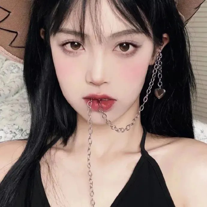 穿成权臣嫡女，我本色出演